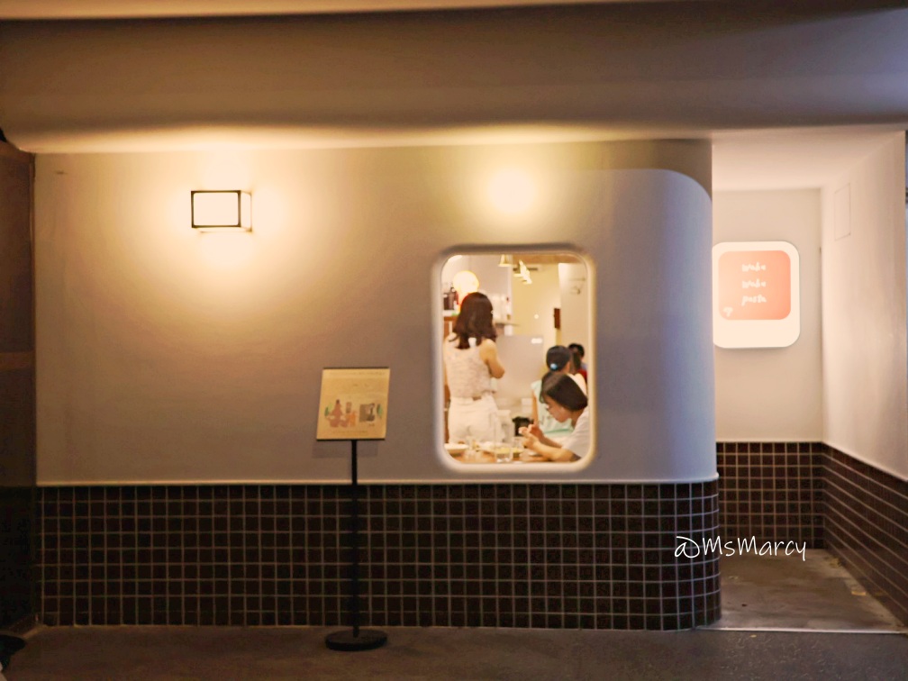 赤峰街義大利麵|waku waku pasta 赤峰店——平日都要排隊的高人氣中山義大利麵 - 第2張圖 waku waku pasta 赤峰店交通環境