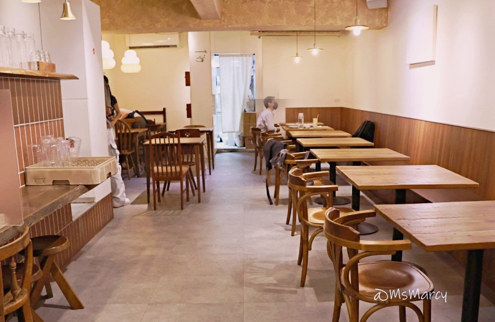赤峰街義大利麵|waku waku pasta 赤峰店——平日都要排隊的高人氣中山義大利麵 - 第4張圖 waku waku pasta 赤峰店交通環境