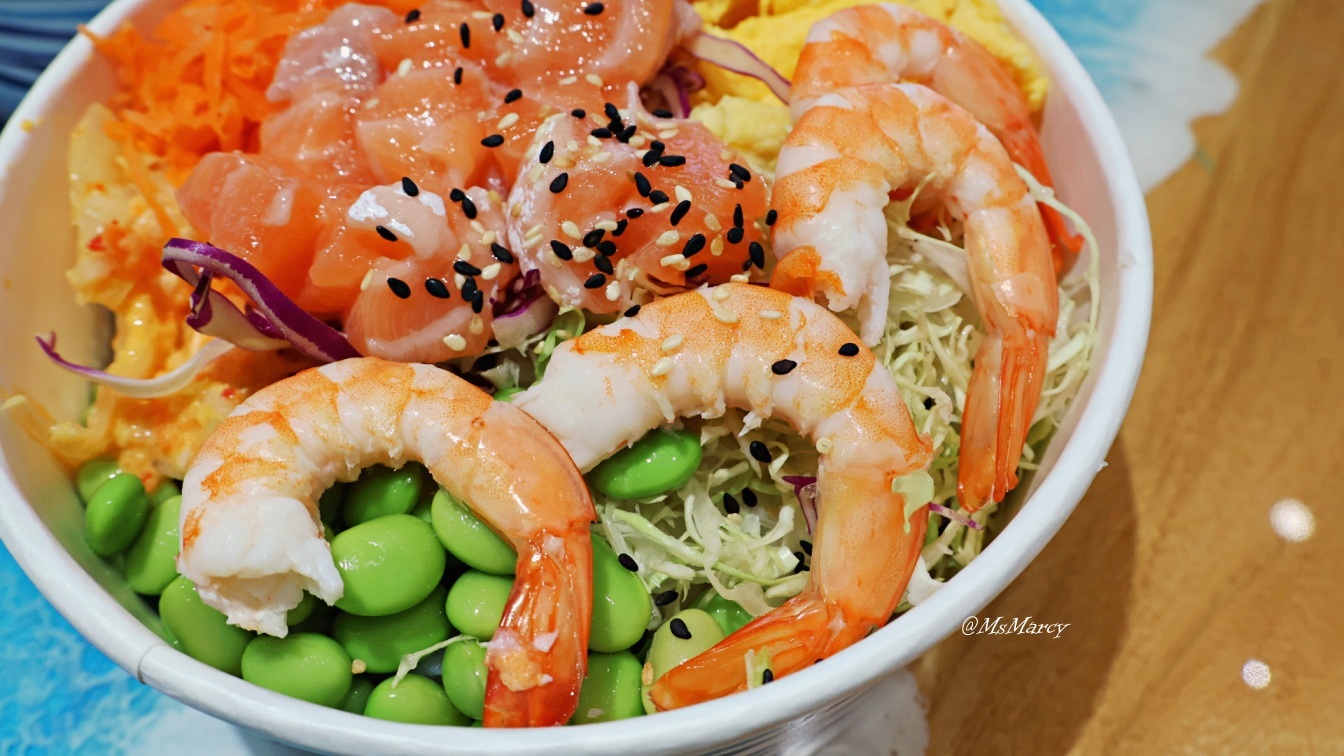 鮭魚鮮蝦+日式清爽胡麻醬夏威夷波奇碗