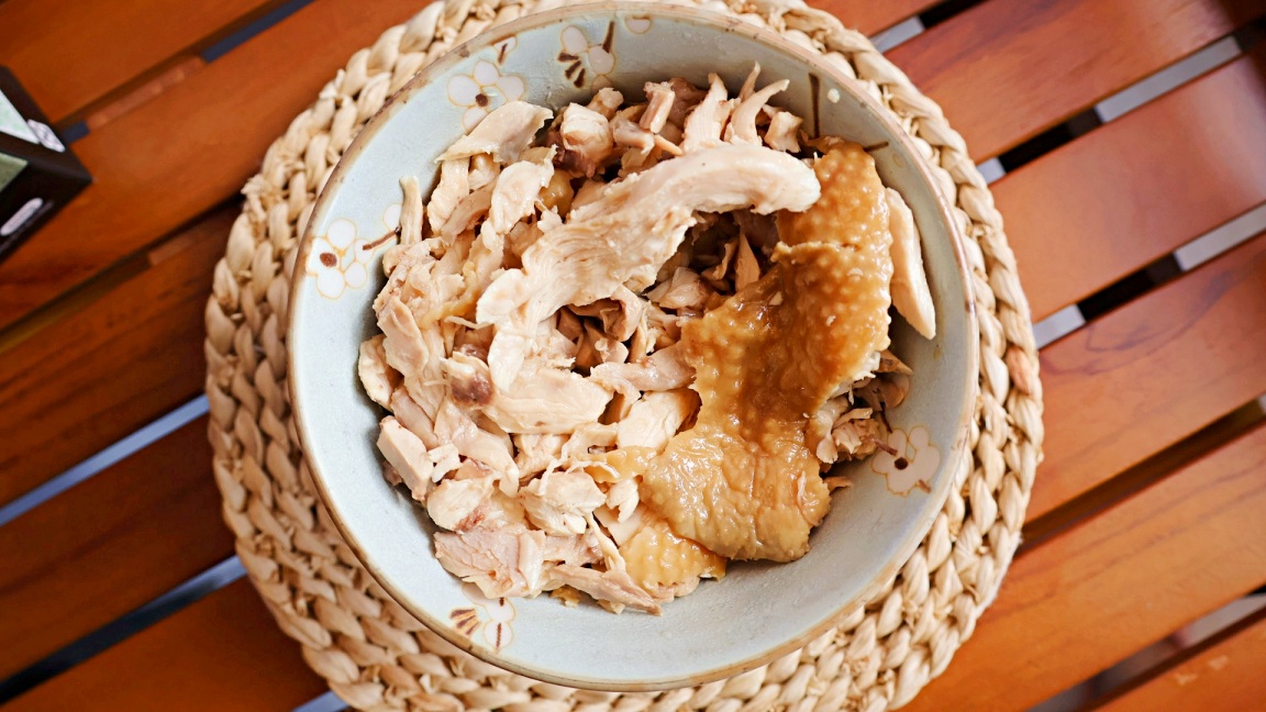 宅點心美食選物|簡單神還原名店料理,一站購足所有宅配美食 - 第31張圖 江媽媽港式特製滷味 原味無骨玫瑰油雞
