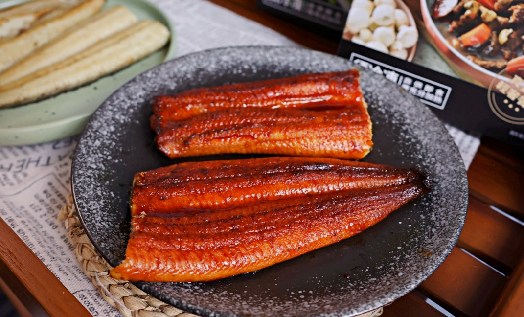 宅點心美食選物|簡單神還原名店料理,一站購足所有宅配美食 - 第7張圖 宅點心鰻好蒲燒鰻 / 白燒鰻