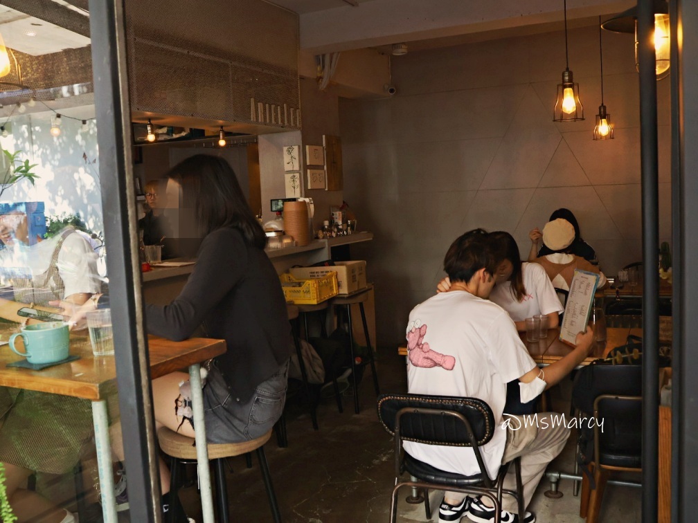 Ariel lee 李氏• Cafe交通環境