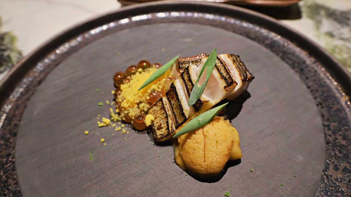 台北 omakase|栩栩OMAKASE——創意藝術料理,展現台北東區無菜單料理美學 - 第13張圖 鹿兒島白魽