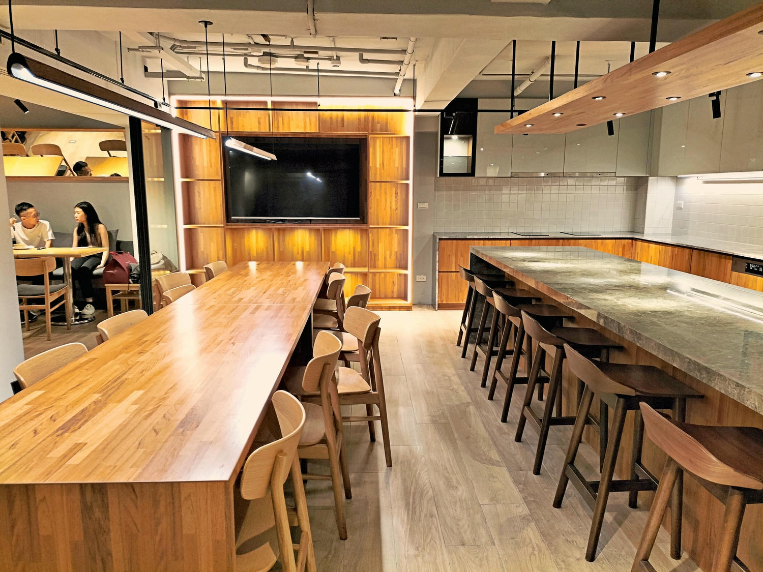 南京復興不限時餐廳|覺旅咖啡 Journey Kaffe 南京復興店——2層樓寬敞空間,餐點豐富,絕佳聚餐讀書咖啡廳 - 第10張圖 覺旅咖啡南京復興店交通環境
