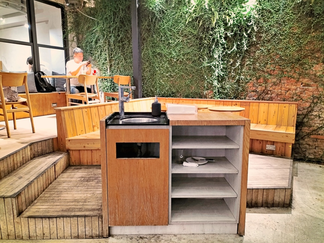 南京復興不限時餐廳|覺旅咖啡 Journey Kaffe 南京復興店——2層樓寬敞空間,餐點豐富,絕佳聚餐讀書咖啡廳 - 第6張圖 覺旅咖啡南京復興店交通環境