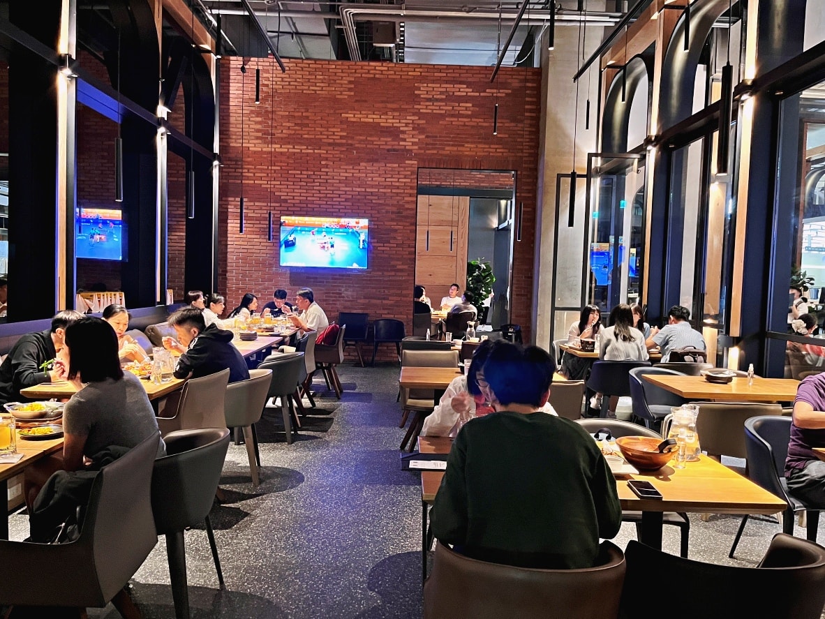 新店聚餐推薦|金色三麥新店裕隆城店——有包廂適合聊天的歡樂啤酒餐廳 - 第7張圖