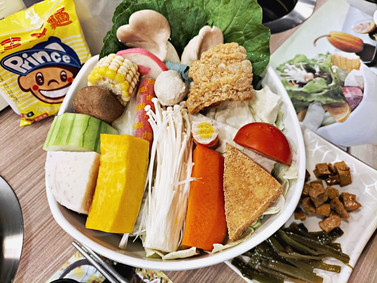 大坪林火鍋|白甘蔗養生涮涮屋新店民權店——天天打折,8點後第二鍋半價,飲品小菜甜點水果吃到飽 - 第18張圖 新店白甘蔗養生涮涮屋評論