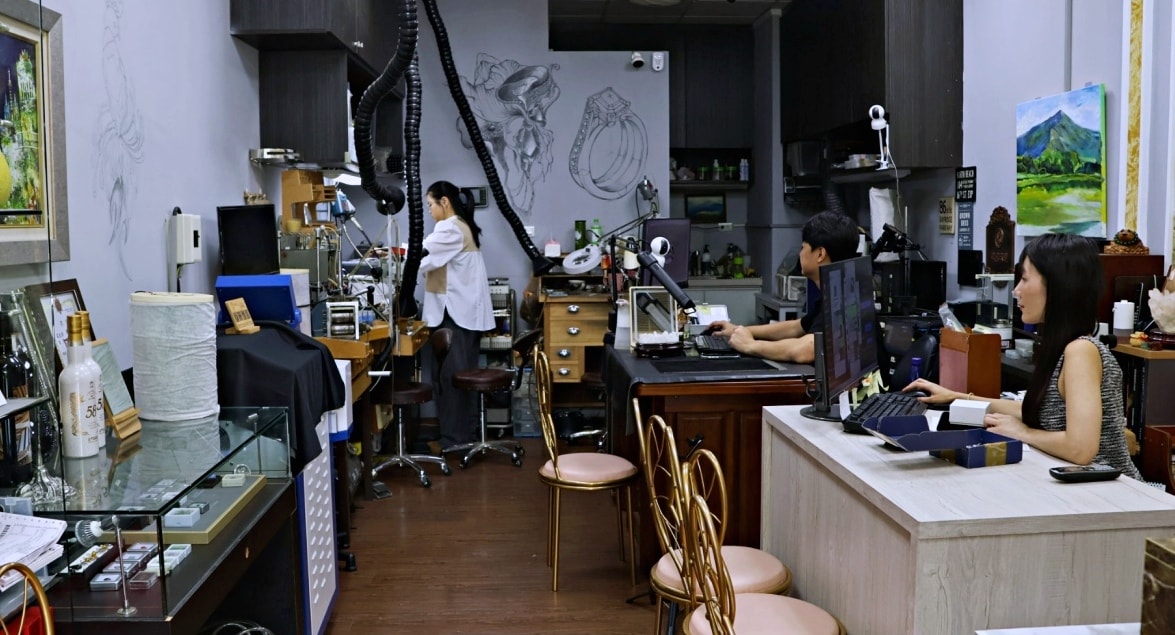項鍊維修台北|昇達珠寶、昇昌珠寶工坊——20年資歷快速珠寶維修,改戒圍項鍊改長度 - 第6張圖 昇昌珠寶工坊環境