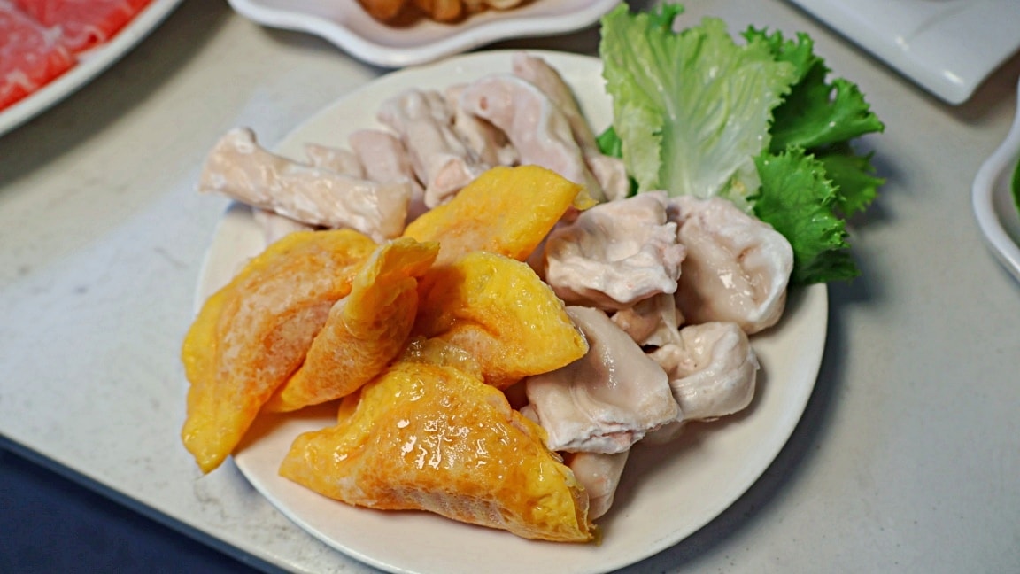 陽明山景觀餐廳|八卦夜未眠——菜單豐富,陽明山火鍋麻辣鍋烤肉夜景包廂一應俱全 - 第41張圖