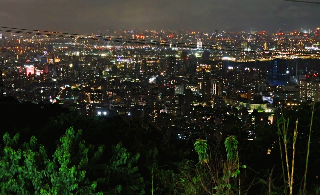 陽明山景觀餐廳|八卦夜未眠——菜單豐富,陽明山火鍋麻辣鍋烤肉夜景包廂一應俱全 - 第23張圖