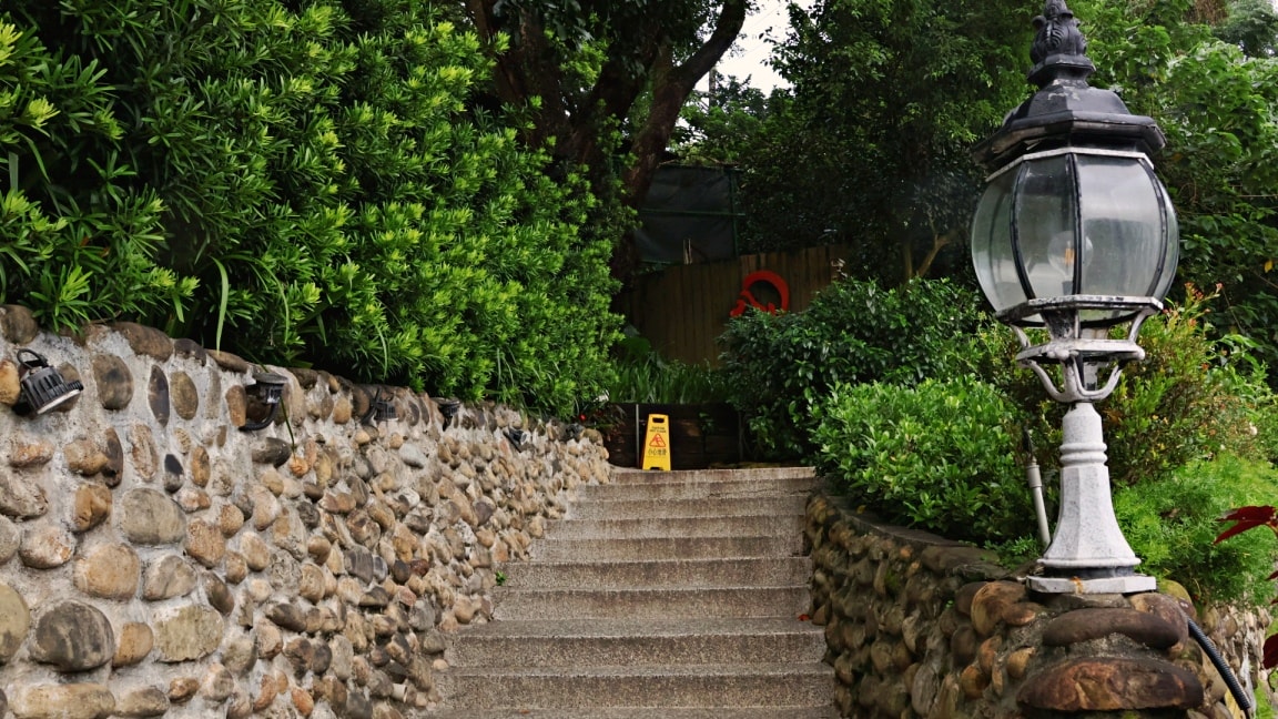陽明山景觀餐廳|八卦夜未眠——菜單豐富,陽明山火鍋麻辣鍋烤肉夜景包廂一應俱全 - 第4張圖
