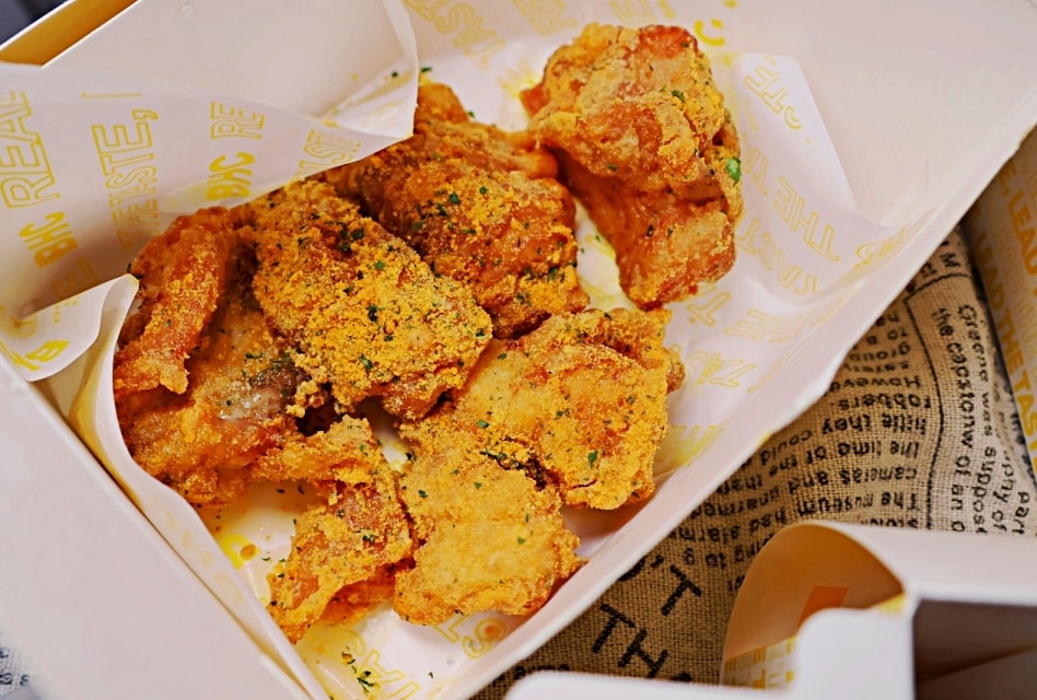 大巨蛋韓式炸雞|BHC炸雞台北大巨蛋店——星星金王醬王口味老實說,傳說中的全智賢炸雞 - 第12張圖