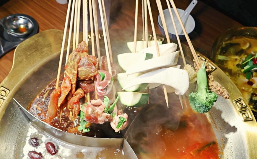 2025西門町餐廳推薦|巷弄內22間高評分西門美食、西門町特色餐廳,不用再跟觀光客擠!dcard老饕精選 - 第2張圖