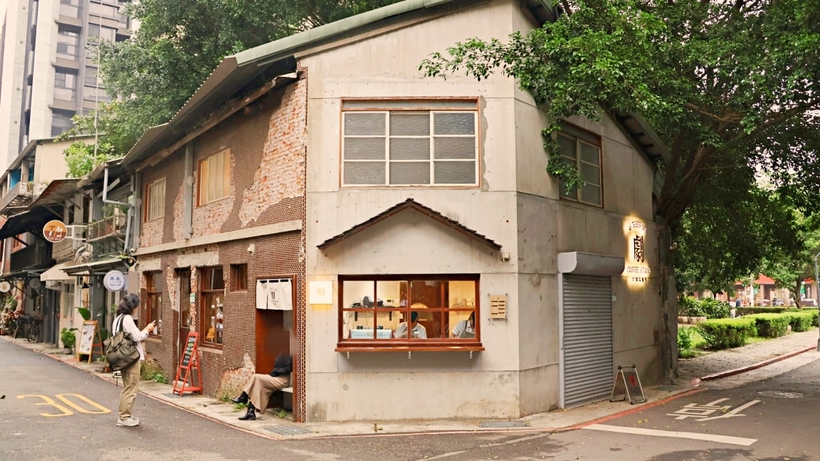 古亭下午茶|4F劇場咖啡古亭店 Theater café——樓中樓侘寂風網美咖啡廳 - 第3張圖