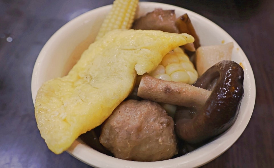 板橋羊肉爐|疆山炭燒羊肉爐板橋店——無羶味湯頭溫潤甘甜,華江橋下人氣新北羊肉爐 - 第37張圖
