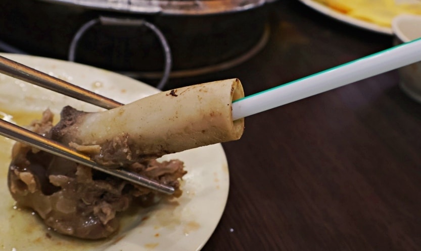 板橋羊肉爐|疆山炭燒羊肉爐板橋店——無羶味湯頭溫潤甘甜,華江橋下人氣新北羊肉爐 - 第27張圖