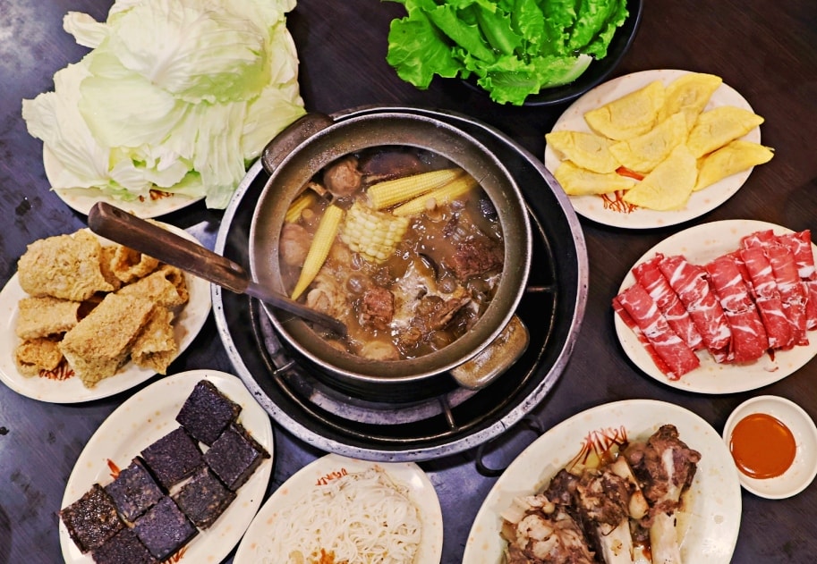 板橋羊肉爐|疆山炭燒羊肉爐板橋店——無羶味湯頭溫潤甘甜,華江橋下人氣新北羊肉爐 - 第38張圖 江子翠羊肉爐