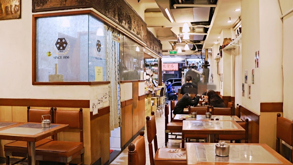 西門町咖啡老店|蜂大咖啡—1956創立,自烘咖啡豆,推薦台北伴手禮合桃酥雞仔餅與鮑魚酥 - 第7張圖