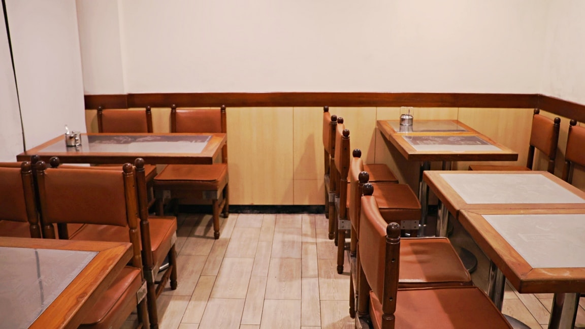 西門町咖啡老店|蜂大咖啡—1956創立,自烘咖啡豆,推薦台北伴手禮合桃酥雞仔餅與鮑魚酥 - 第8張圖