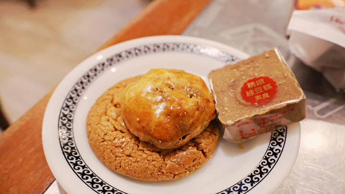 西門町咖啡老店|蜂大咖啡—1956創立,自烘咖啡豆,推薦台北伴手禮合桃酥雞仔餅與鮑魚酥 - 第15張圖