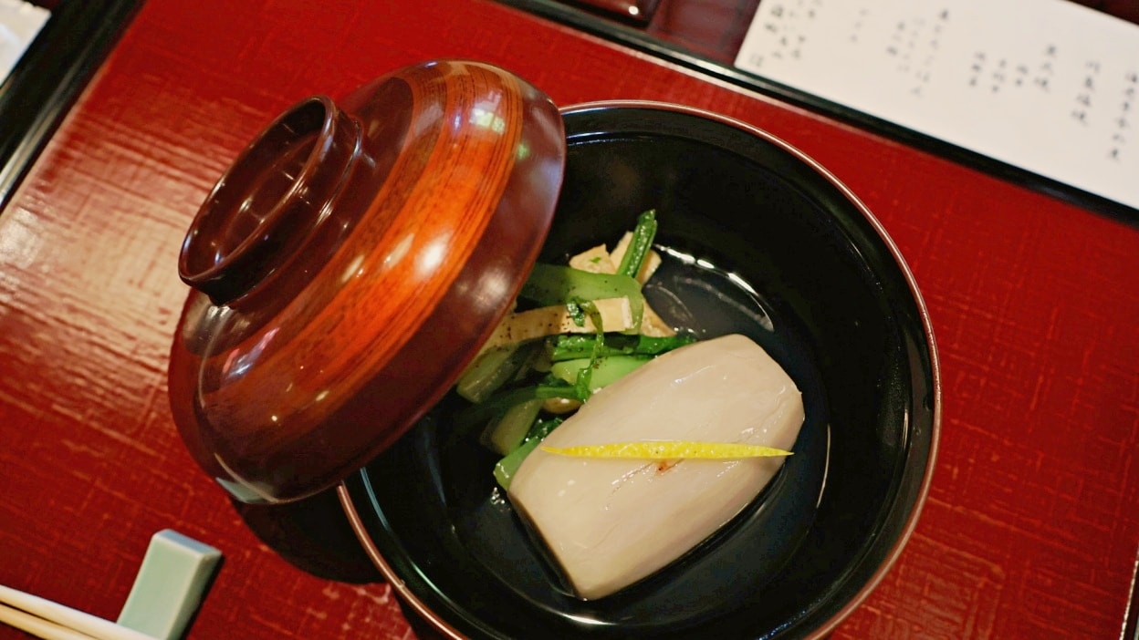 東京八王子 Ukai鳥山餐廳|高尾山地爐炭火燒烤美食,6000坪山林日式老屋用餐體驗 - 第18張圖
