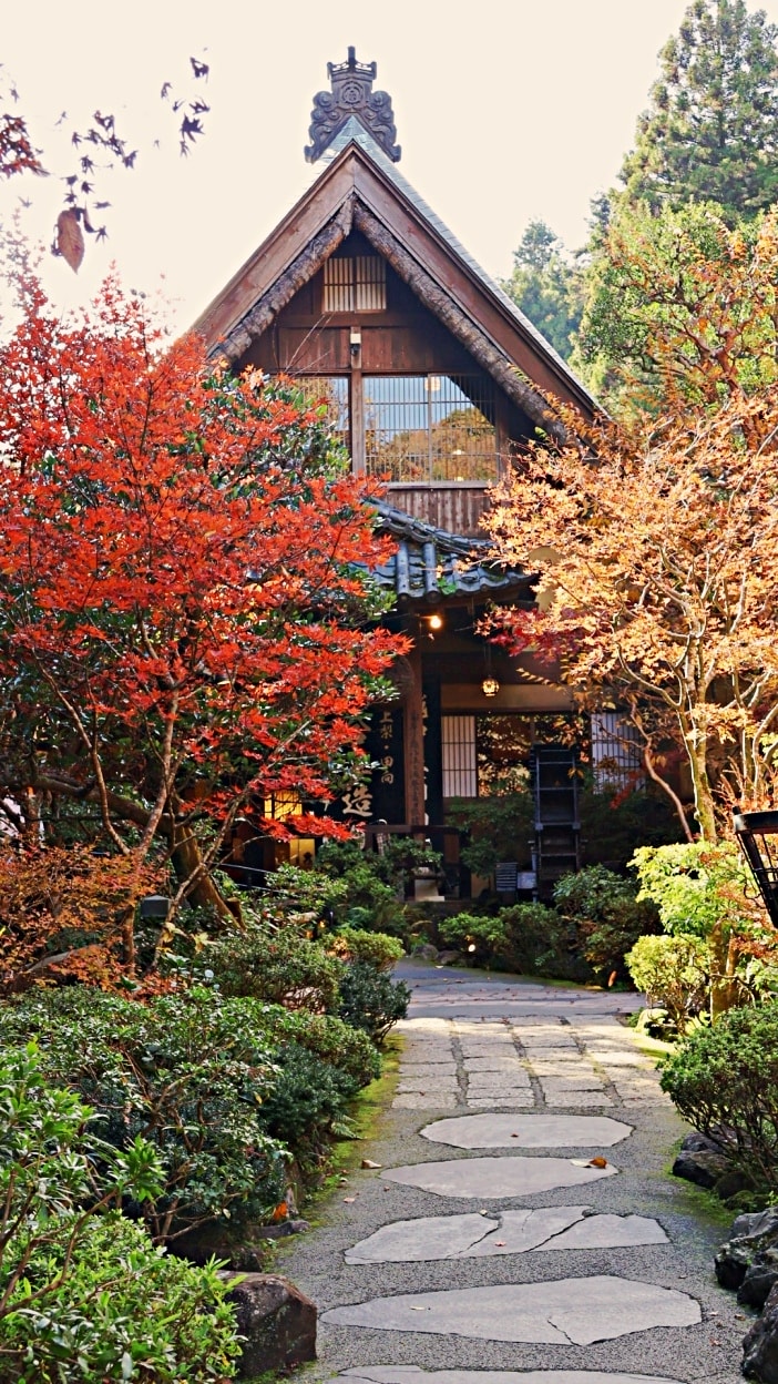 東京八王子 Ukai鳥山餐廳|高尾山地爐炭火燒烤美食,6000坪山林日式老屋用餐體驗 - 第2張圖