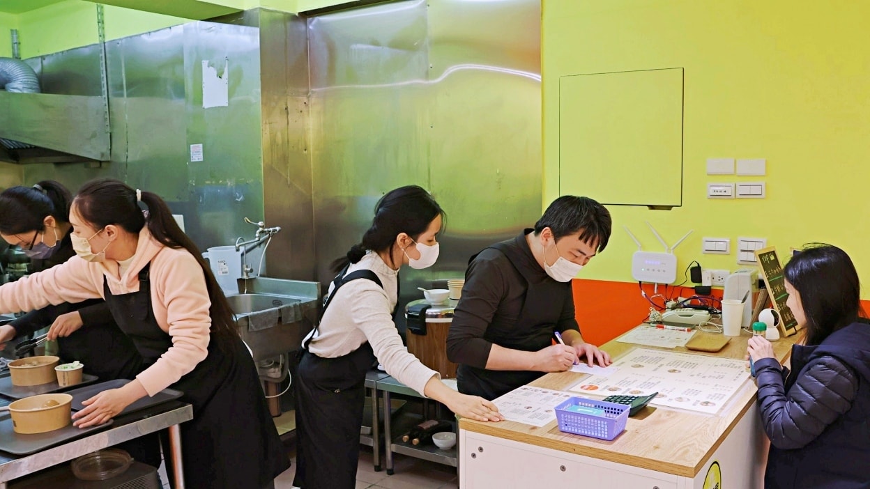 公館咖哩丼飯推薦|小鹿亭——日式咖哩飯烏龍麵90元起,台電大樓平價食堂 - 第8張圖