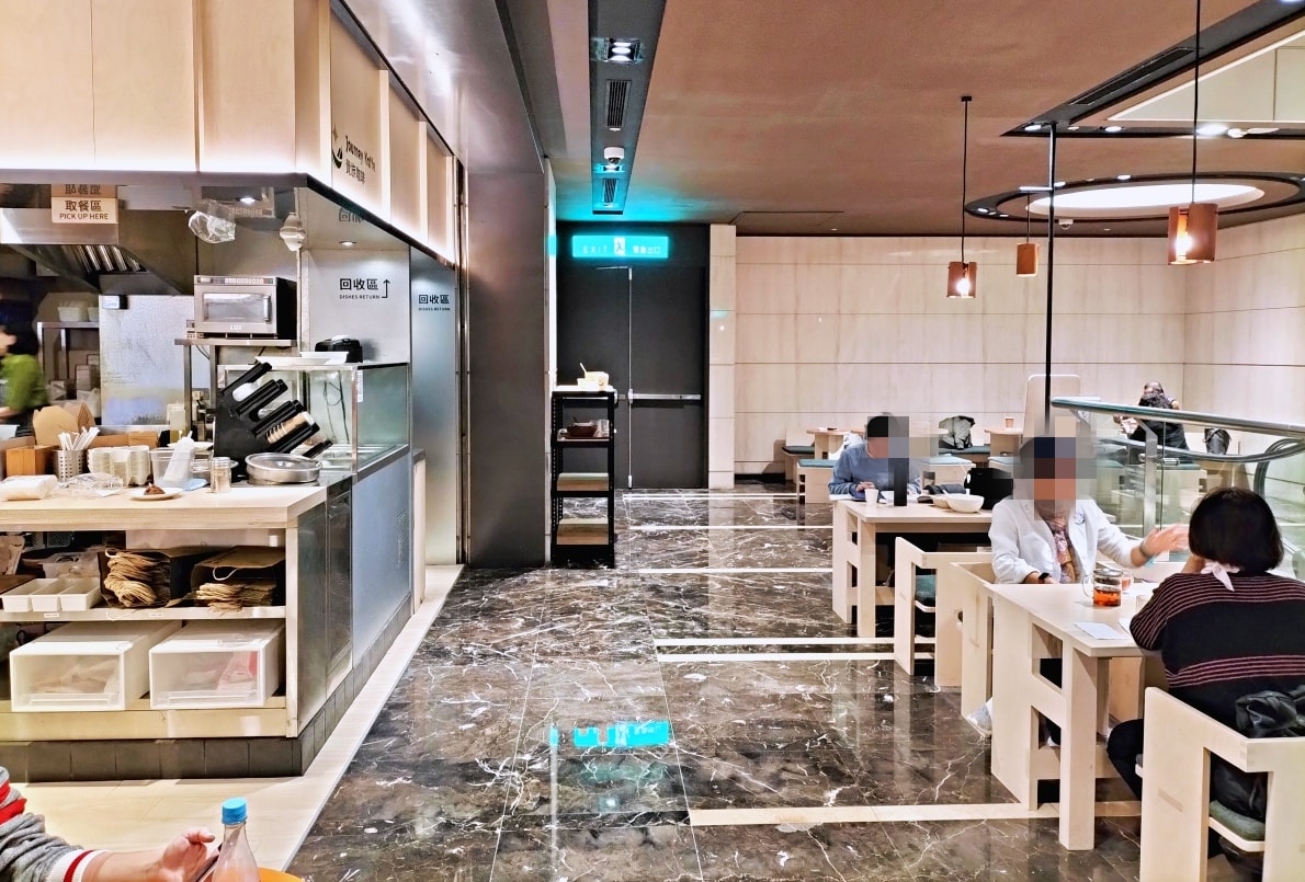 信義新光三越咖啡廳|覺旅咖啡 Journey Kaffe 新光A4店——繁華商圈難得不限時讀書咖啡廳評價 - 第4張圖