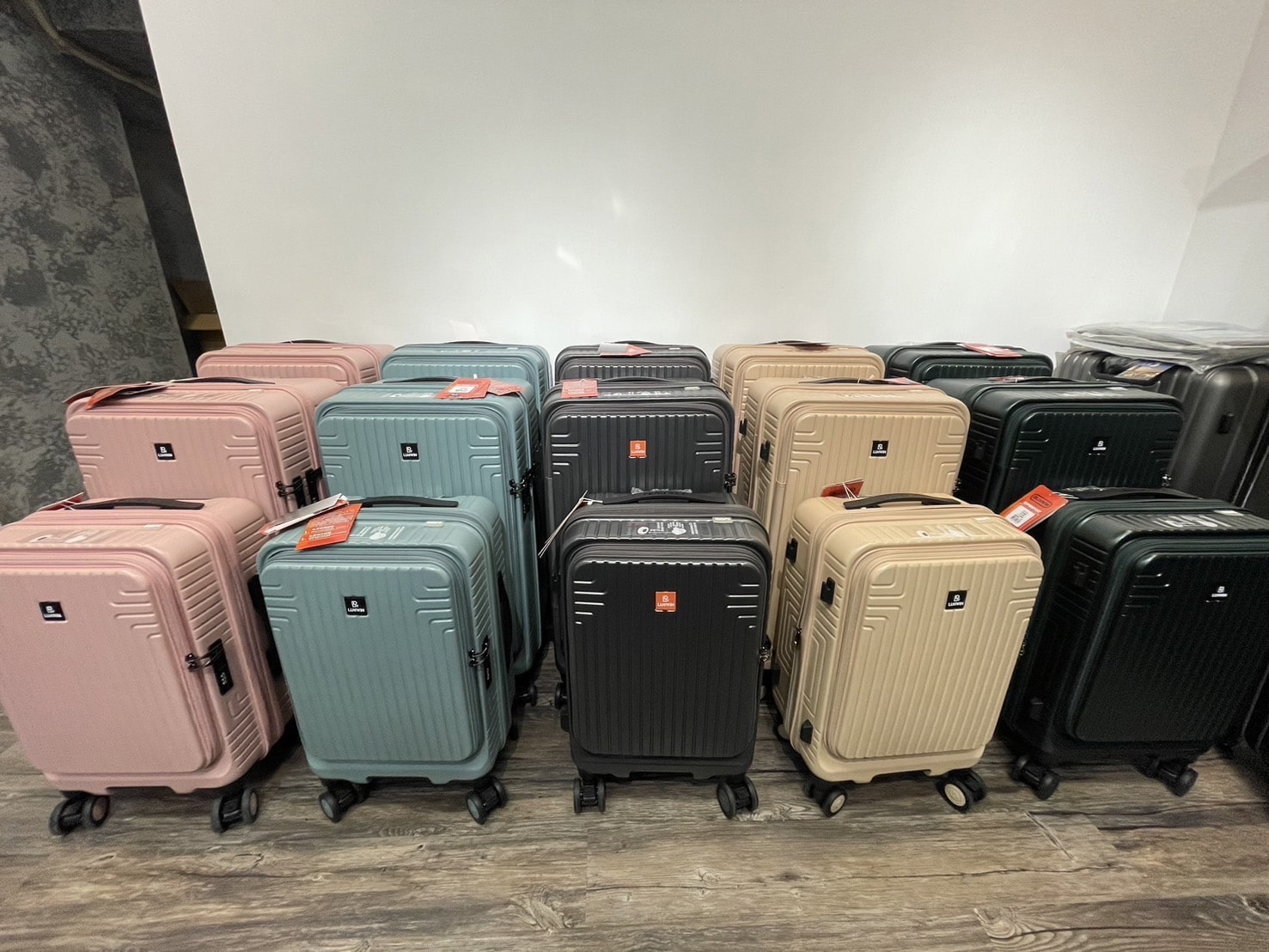 新店行李箱|黑箱作業行李箱專賣店新店店——專業維修,black suitcase1年保固10年保修 - 第9張圖