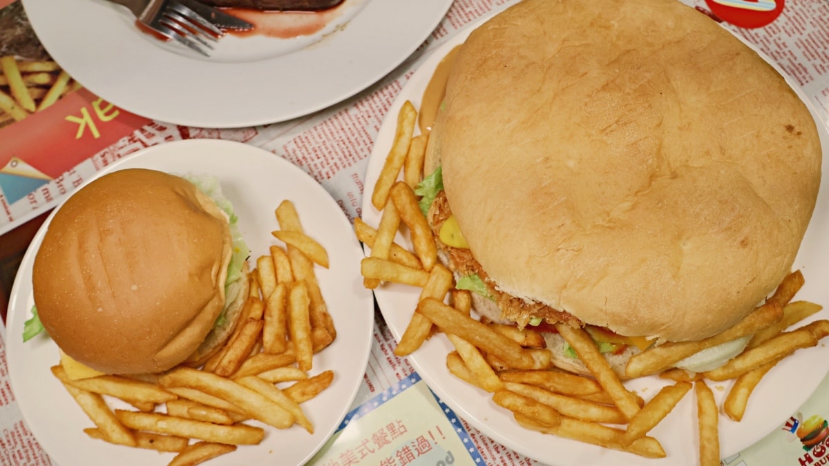 台北巨無霸漢堡|Huge Burger——士林夜市超過20公分的大漢堡,菜單豐富 - 第20張圖