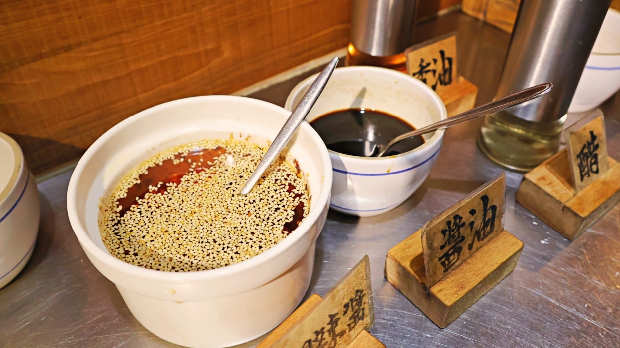 新店牛肉麵|功夫豬私廚好麵評論——獨家秘製湯頭,大坪林眷村懷舊風特色餐廳 - 第12張圖