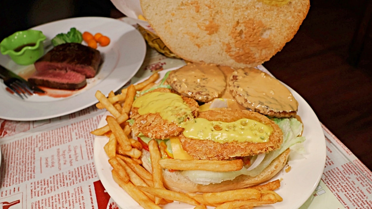 台北巨無霸漢堡|Huge Burger——士林夜市超過20公分的大漢堡,菜單豐富 - 第21張圖