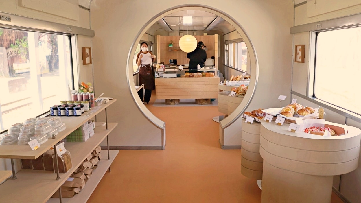 哈瑪星咖啡廳|厚里 Horli Baking 手撕包專賣店——高雄火車內麵包咖啡店真實評論,始於顏值,忠於才華 - 第6張圖