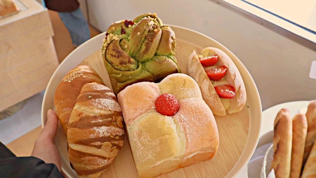 哈瑪星咖啡廳|厚里 Horli Baking 手撕包專賣店——高雄火車內麵包咖啡店真實評論,始於顏值,忠於才華 - 第19張圖