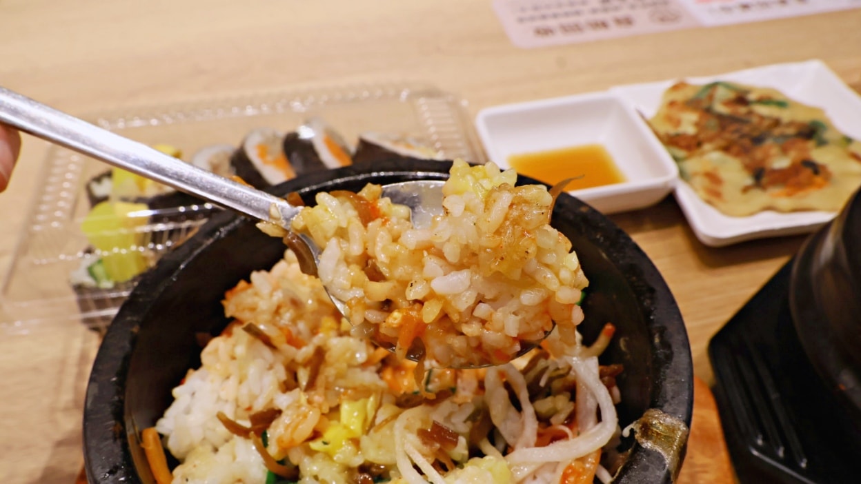南港Lalaport 5樓美食街|韓美膳——台灣首店評價,半半套餐菜單消滅你的選擇障礙 - 第13張圖
