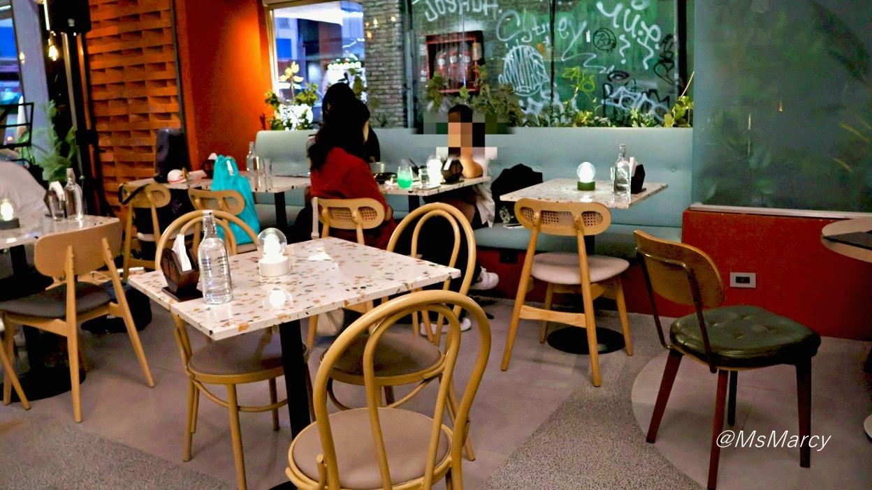 北車約會餐酒館推薦|微醺花園小酒館——獨特台灣小吃駐唱酒吧,深受外國旅客喜愛的TOP 1 TaipeiNightlife - 第6張圖