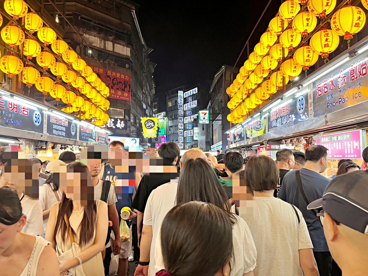 基隆廟口住宿|集好旅店KEEBE Hotel ——位於廟口夜市中的質感旅宿 - 第2張圖
