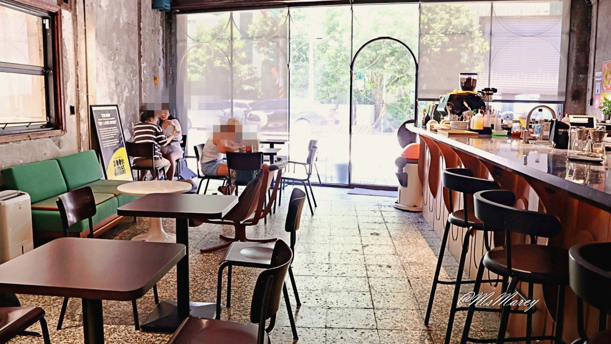 正濱漁港咖啡廳|萬祝號Wanchu Coffee:經典基隆老屋咖啡廳,手沖義式皆出色 - 第4張圖