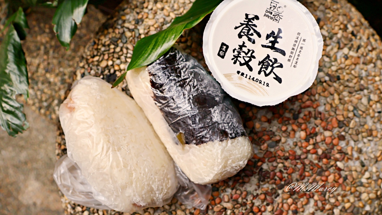 台北車站小吃|飯糰霸:時時排隊的巨無霸飯糰,俗夠大碗 - 第9張圖