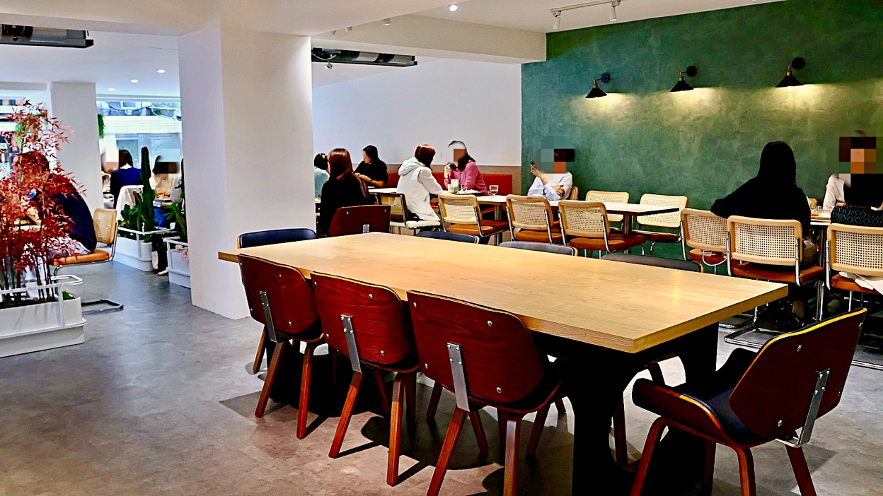 東區早午餐推薦|At.First More早寓仁愛店:菜單超豐富的人氣忠孝敦化網美餐廳 - 第5張圖 東區早午餐推薦|At.First More早寓仁愛店:菜單超豐富的人氣忠孝敦化網美餐廳