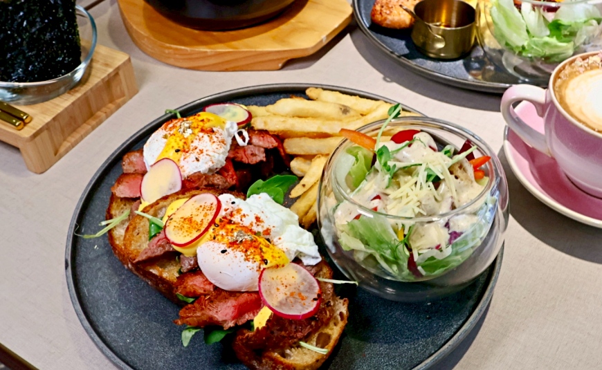 東區早午餐推薦|At.First More早寓仁愛店:菜單超豐富的人氣忠孝敦化網美餐廳 - 第15張圖 東區早午餐推薦|At.First More早寓仁愛店:菜單超豐富的人氣忠孝敦化網美餐廳