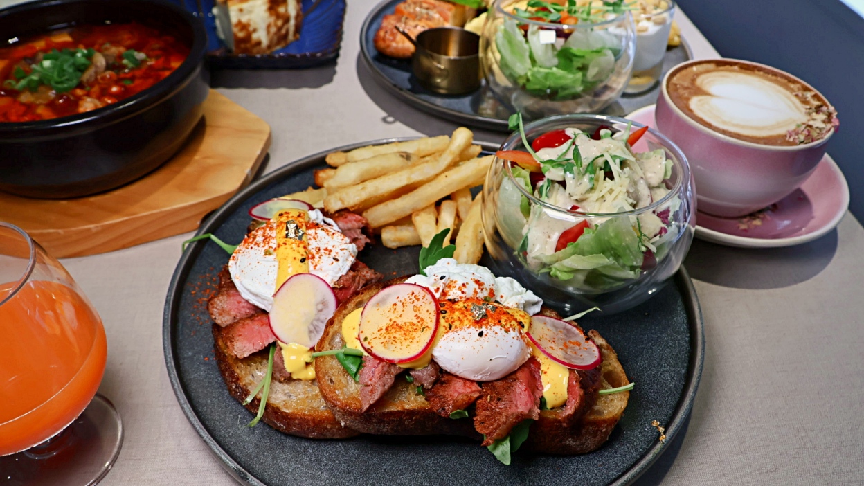 東區早午餐推薦|At.First More早寓仁愛店:菜單超豐富的人氣忠孝敦化網美餐廳 - 第17張圖 東區早午餐推薦|At.First More早寓仁愛店:菜單超豐富的人氣忠孝敦化網美餐廳