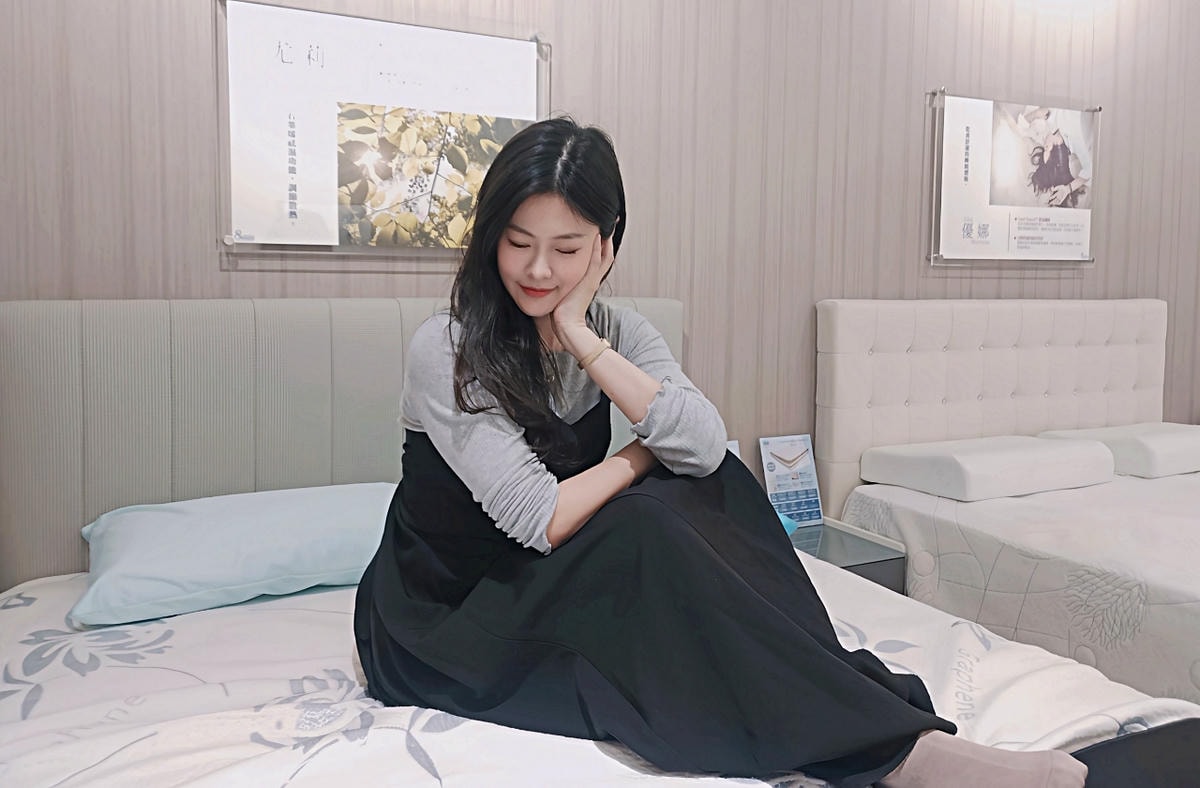 新北床墊推薦｜八鐘頭睡眠名床新莊門市：台灣製無毒水性膠&中鋼獨立筒，真材實料工廠直營