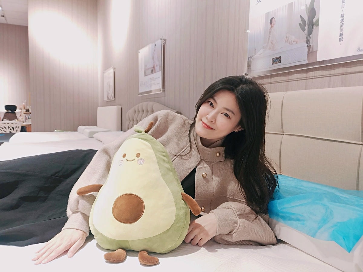 新北床墊推薦｜八鐘頭睡眠名床新莊門市：台灣製無毒水性膠&中鋼獨立筒，真材實料工廠直營