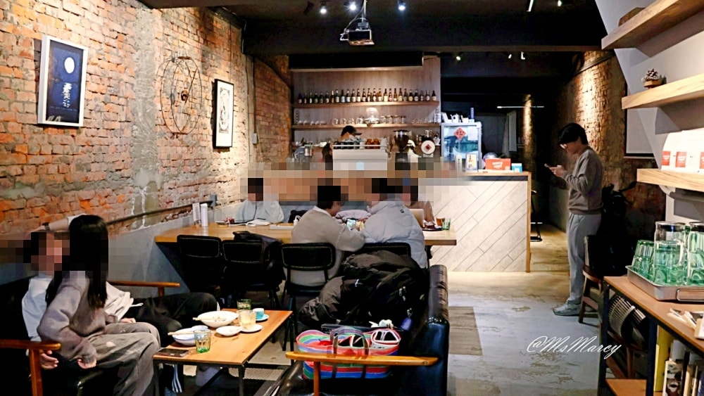 長春路咖啡廳｜KONZY KAVA評論：滿250的不限時咖啡廳，低調好空間