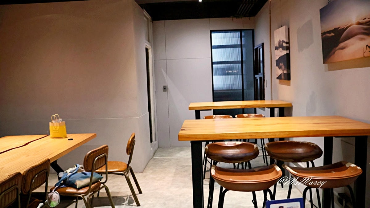 長春路咖啡廳｜KONZY KAVA評論：滿250的不限時咖啡廳，低調好空間