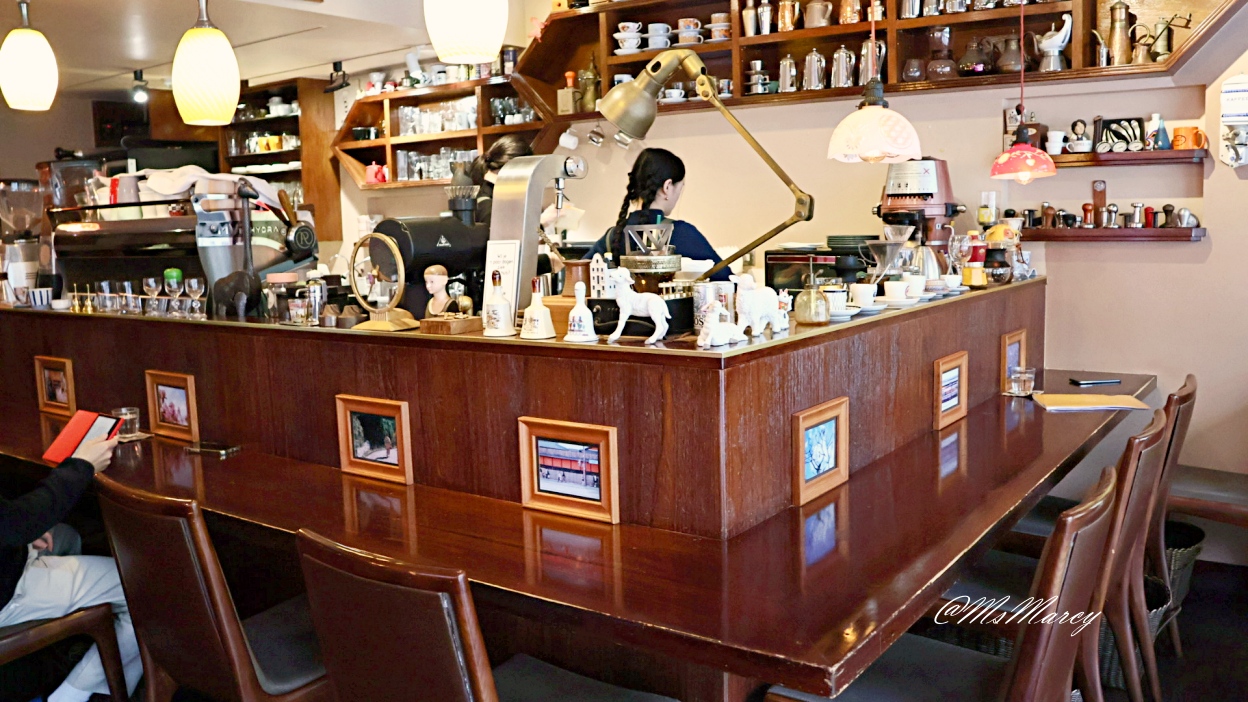 科技大樓咖啡廳｜RUFOUS COFFEE ROASTERS：入選世界百大咖啡館的復古咖啡店