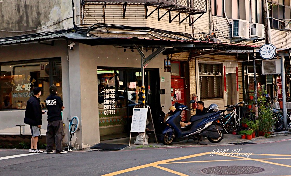 水哥咖啡評論｜google 4.6好評的大安站深夜咖啡廳，咖啡種類多元