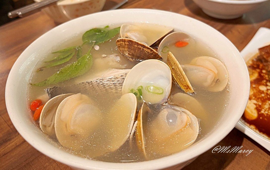 新店區公所美食│超人鱸魚：米其林必比登推薦真實評論&菜單