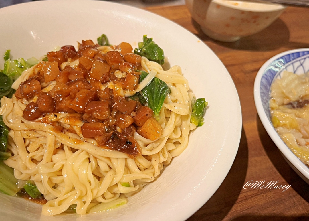 新店區公所美食│超人鱸魚：米其林必比登推薦真實評論&菜單